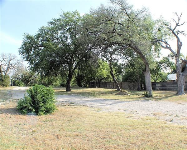 506 SW Big Bend Trl, Glen Rose, TX 76043
